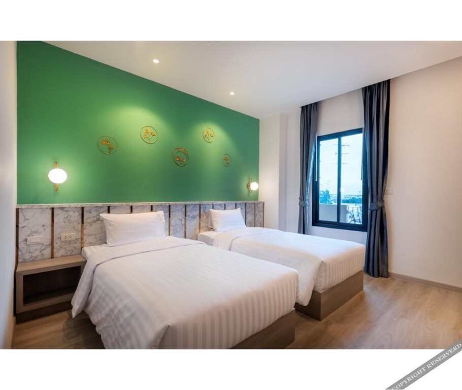 Бан-Понг: Nine River Hotel
