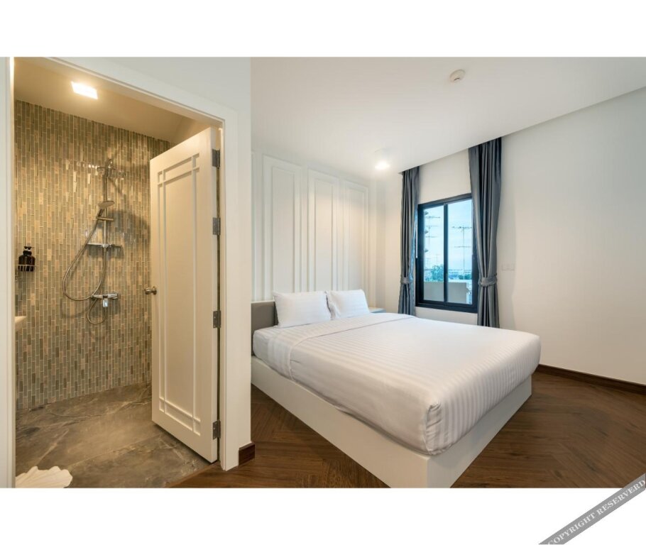 Бан-Понг: Nine River Hotel