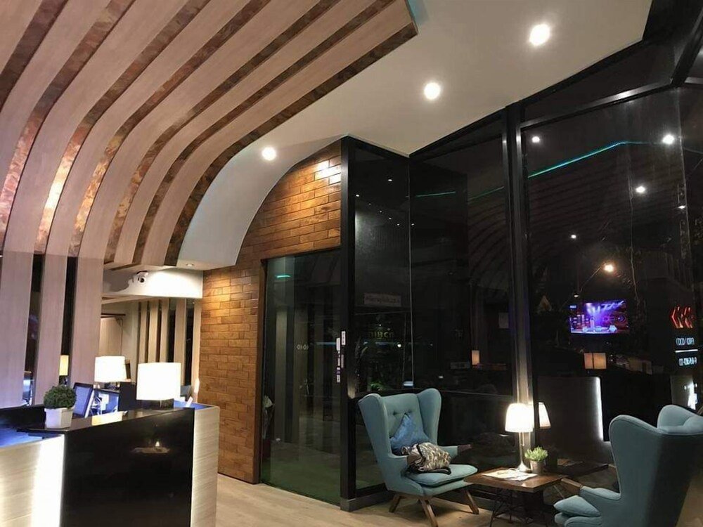 Самутпракан: RedDoorz Premium Coco Hotel