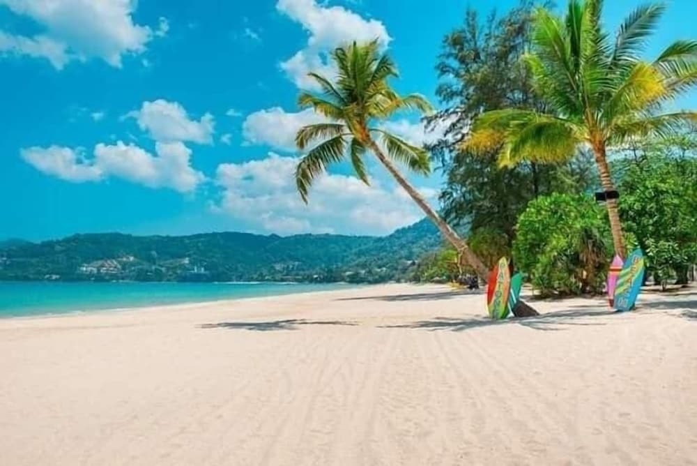 Кату: ME Hotel Beach View - Hostel