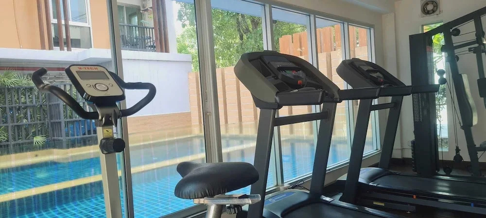 Удонтхани: 1 Double Bedroom Swimming Pool Apartment for Rent in Udonthani With Gym Laundry