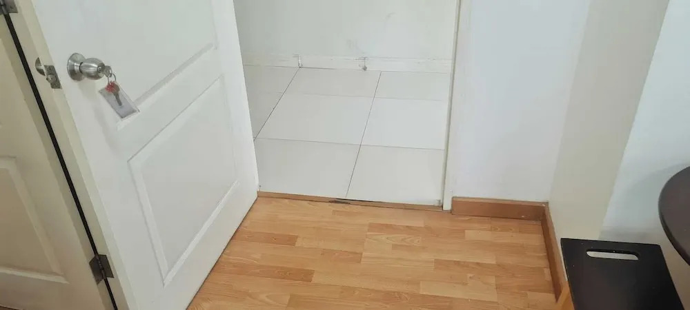Удонтхани: 1 Double Bedroom Swimming Pool Apartment for Rent in Udonthani With Gym Laundry