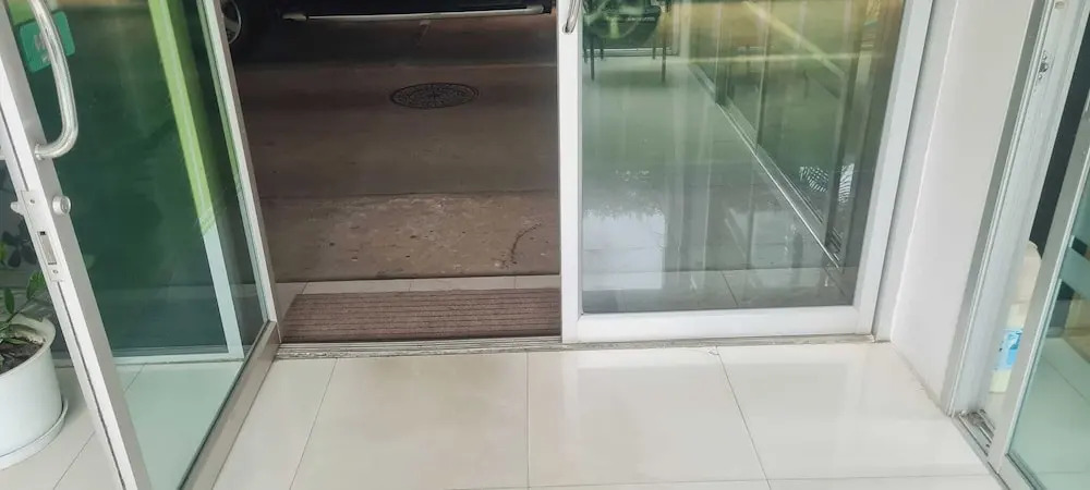 Удонтхани: 1 Double Bedroom Swimming Pool Apartment for Rent in Udonthani With Gym Laundry