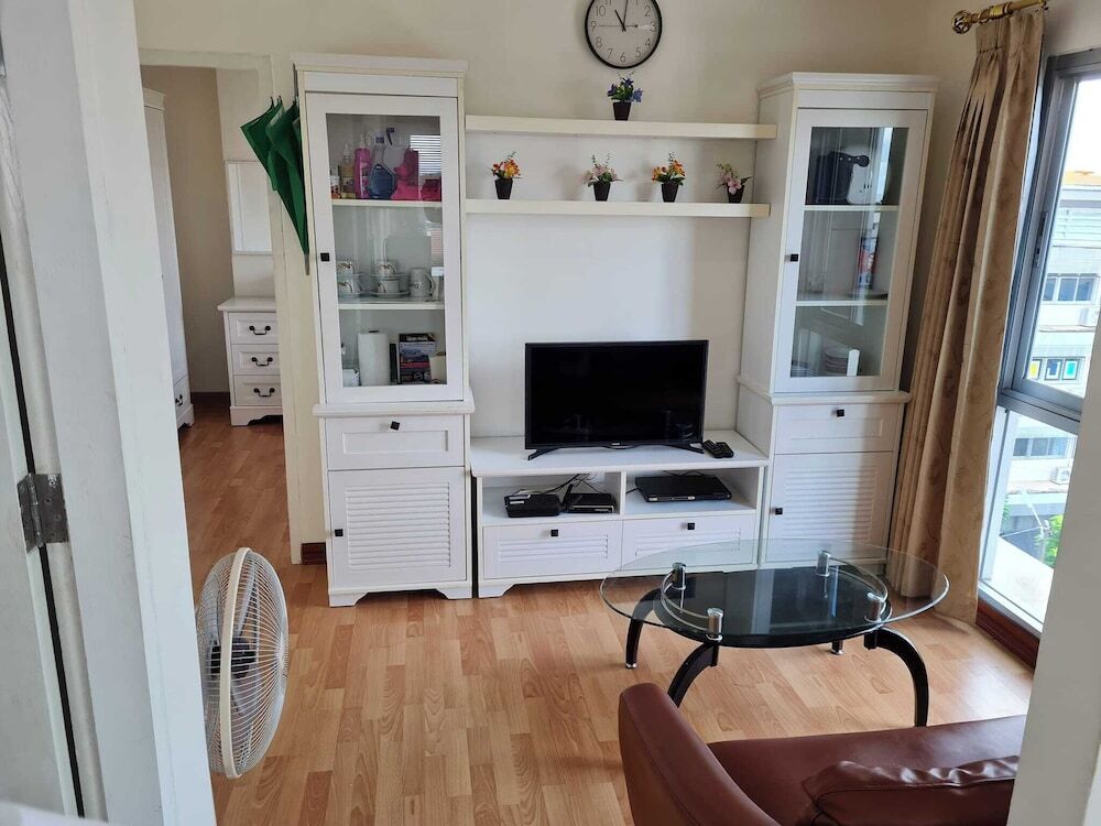 Удонтхани: 1 Double Bedroom Swimming Pool Apartment for Rent in Udonthani With Gym Laundry