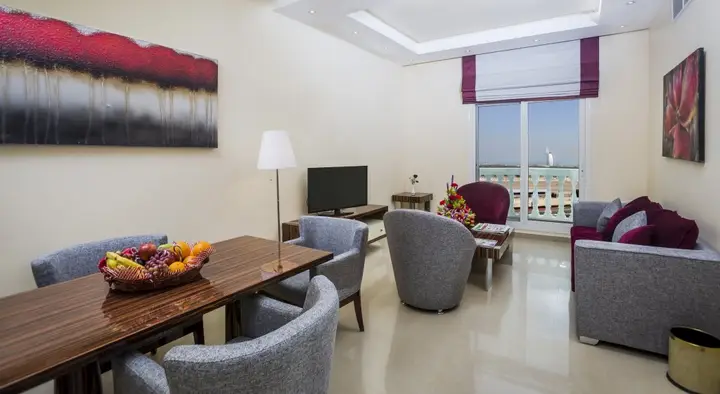 The View Al Barsha Hotel Apartments — фото 1