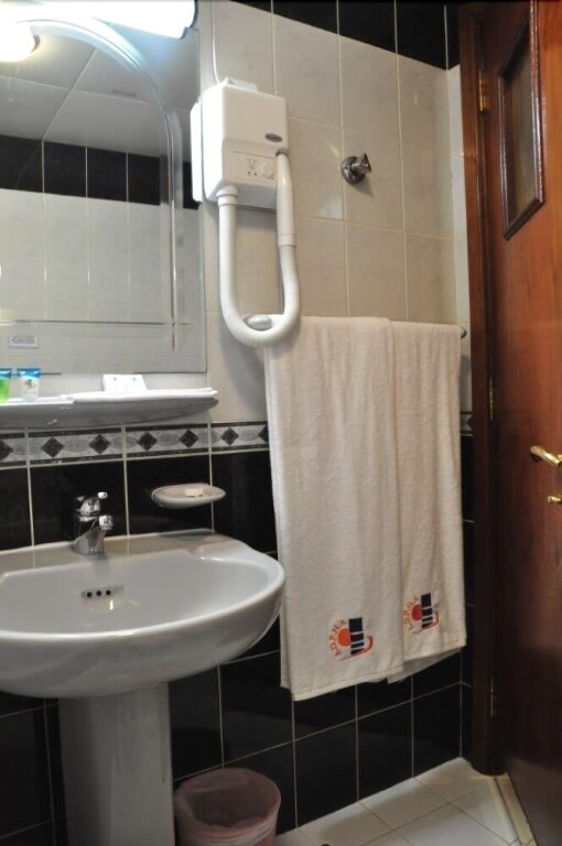 Абу-Даби: Abu Dhabi Plaza Hotel Apartments