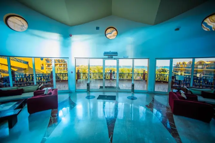 Carols Beau Rivage Hotel — фото 6