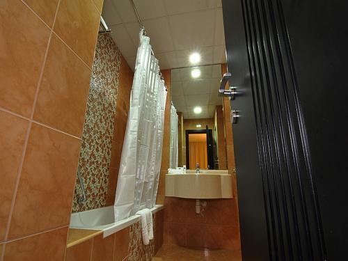 Дубай: Pride Hotel Apartments