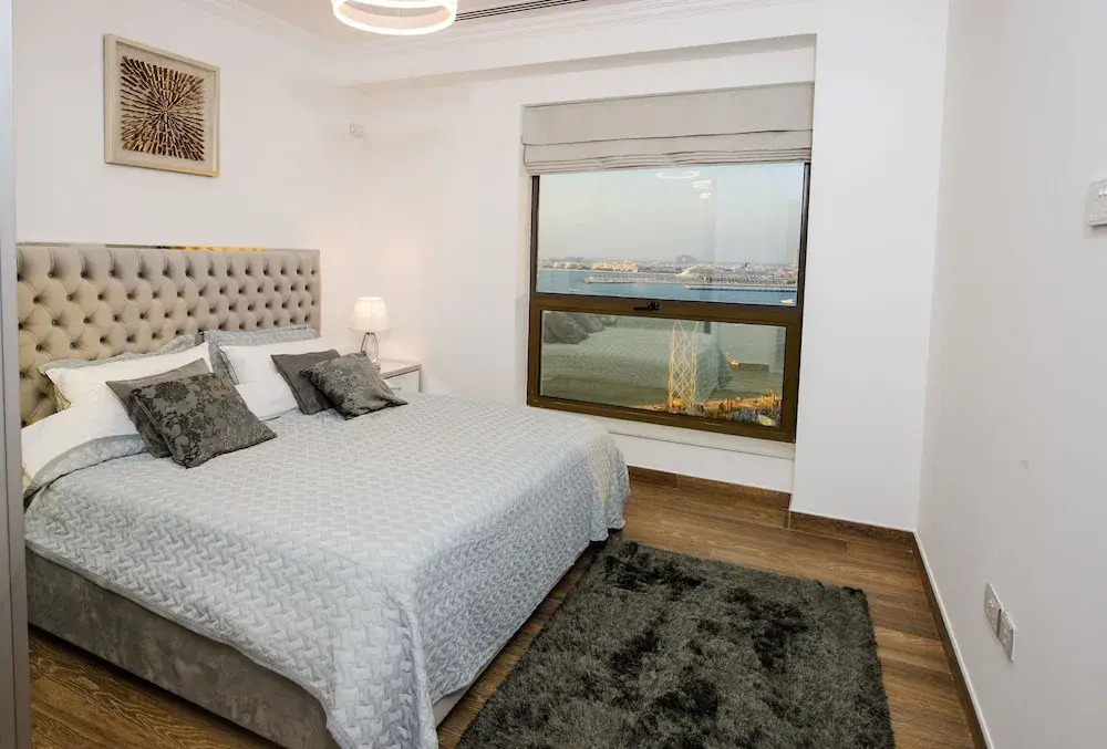 Дубай: PalmBay JBR 4 bedroom sea view apartment