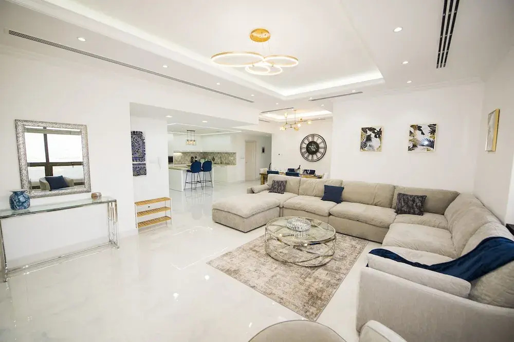 Дубай: PalmBay JBR 4 bedroom sea view apartment