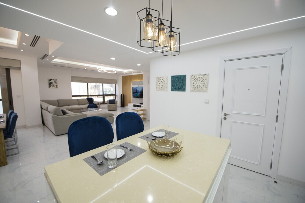 Дубай: PalmBay JBR 4 bedroom sea view apartment