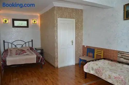 Батуми: TJ Hostel