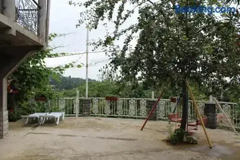 Батуми: TJ Hostel