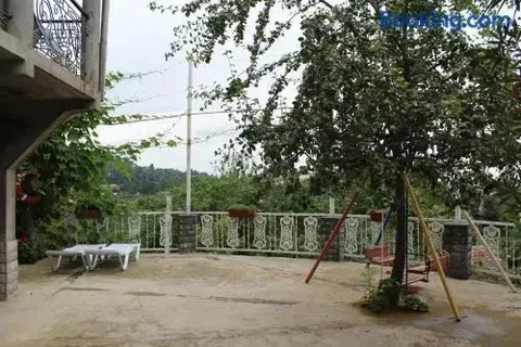 Батуми: TJ Hostel