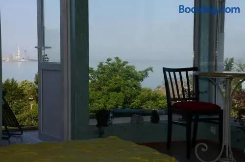 Батуми: TJ Hostel