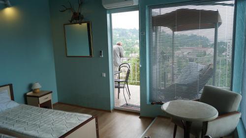 Батуми: TJ Hostel