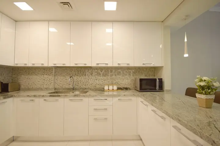 Дубай: Апартаменты Regent Court - Cozy 1BR Near Five Hotel - JVC