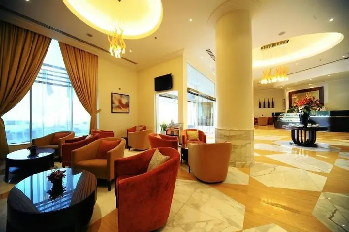 Дубай: Paragon Hotel (Formerly Al Hamra Hotel)