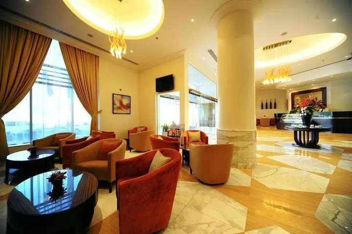 Дубай: Paragon Hotel (Formerly Al Hamra Hotel)