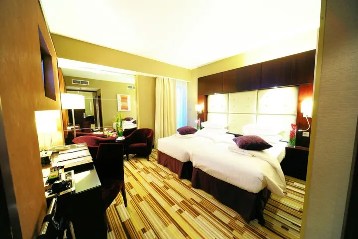 Дубай: Paragon Hotel (Formerly Al Hamra Hotel)