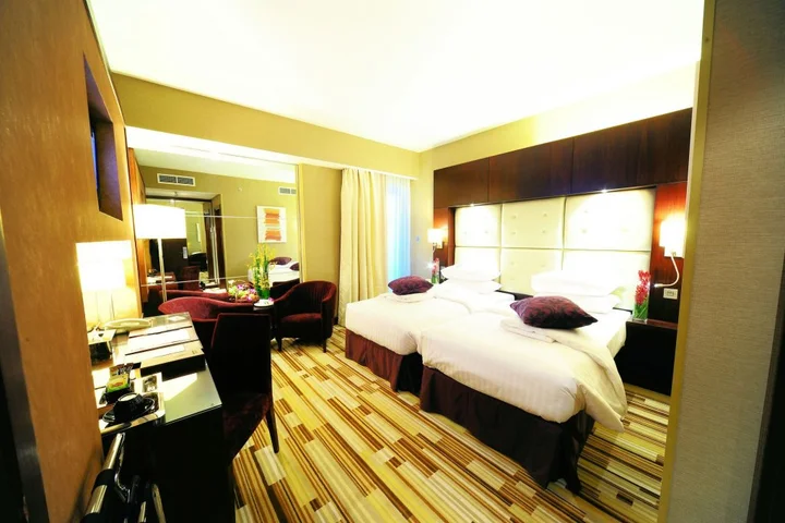 Дубай: Paragon Hotel (Formerly Al Hamra Hotel)