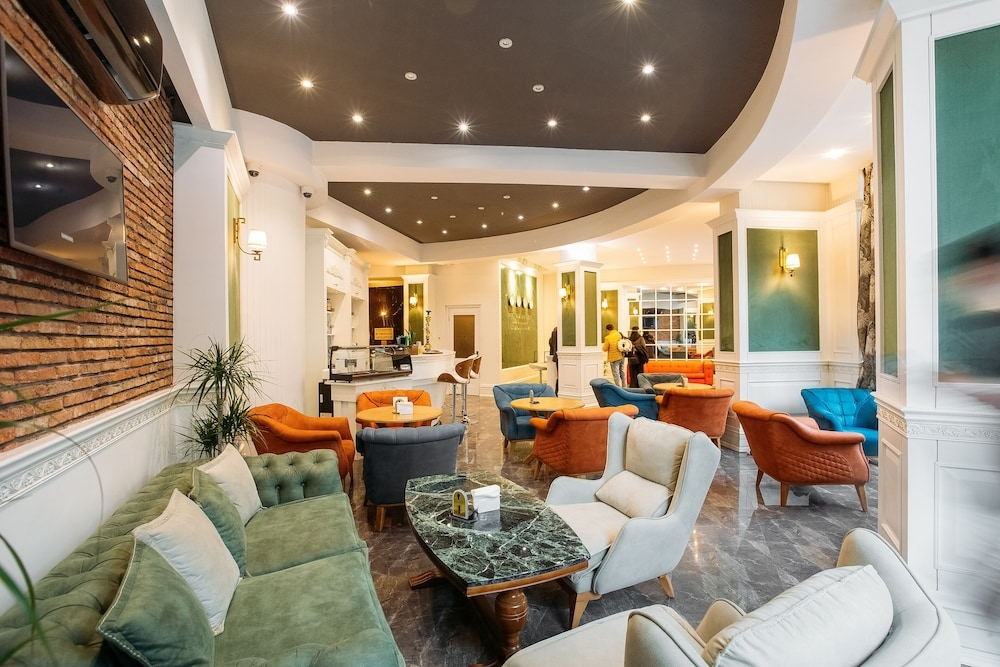 Тбилиси: Green Queen Hotel