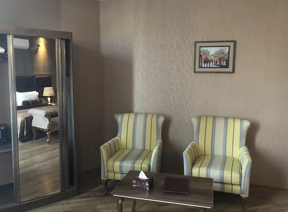 Тбилиси: Green Queen Hotel