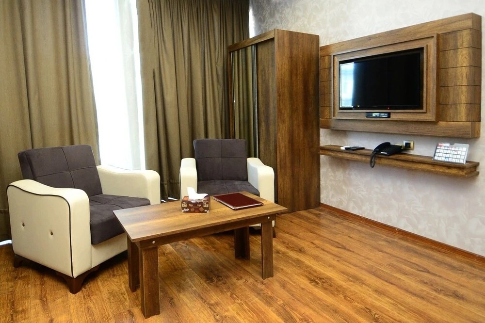 Тбилиси: Green Queen Hotel