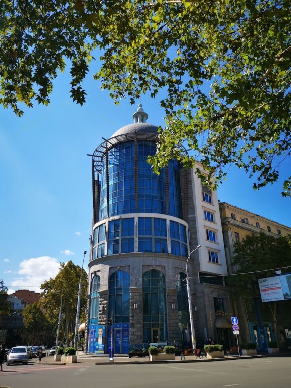 Тбилиси: Green Queen Hotel