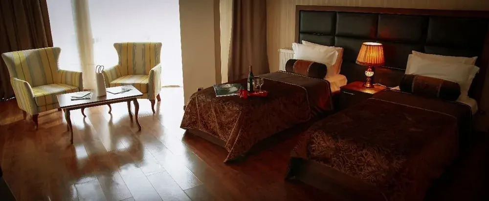 Тбилиси: Green Queen Hotel