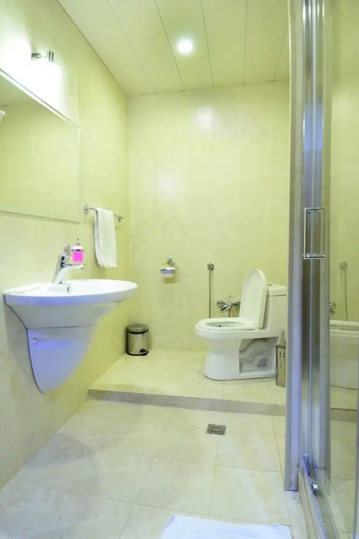 Тбилиси: Green Queen Hotel