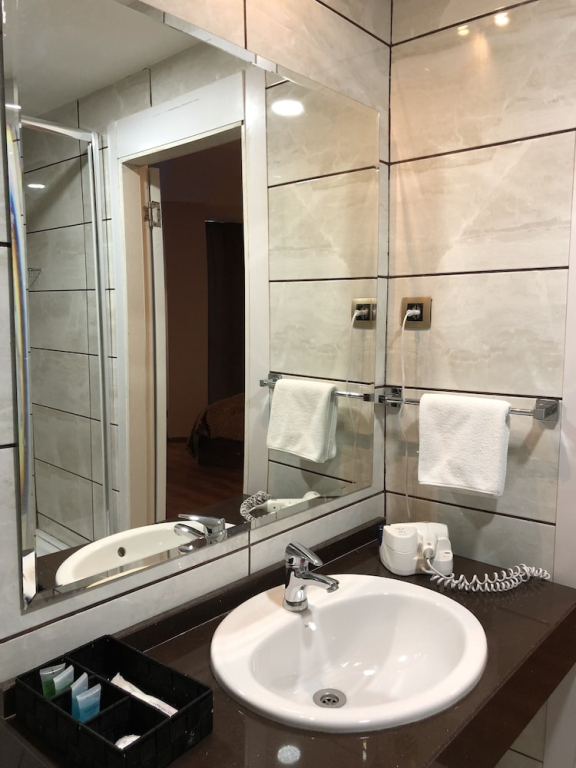Тбилиси: Green Queen Hotel
