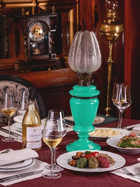Тбилиси: Hotel Ambassadori Tbilisi Hotel Mimino