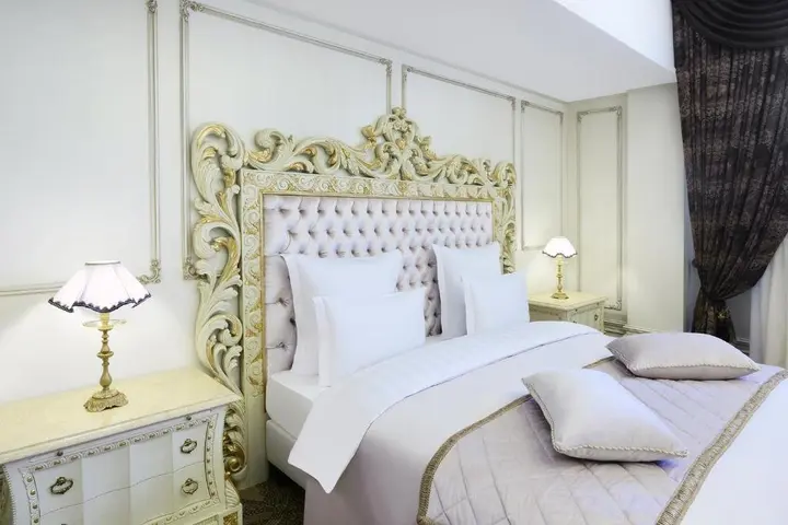 Тбилиси: Hotel Ambassadori Tbilisi Hotel Mimino