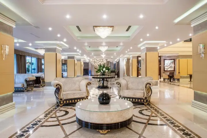 Тбилиси: Hotel Ambassadori Tbilisi Hotel Mimino