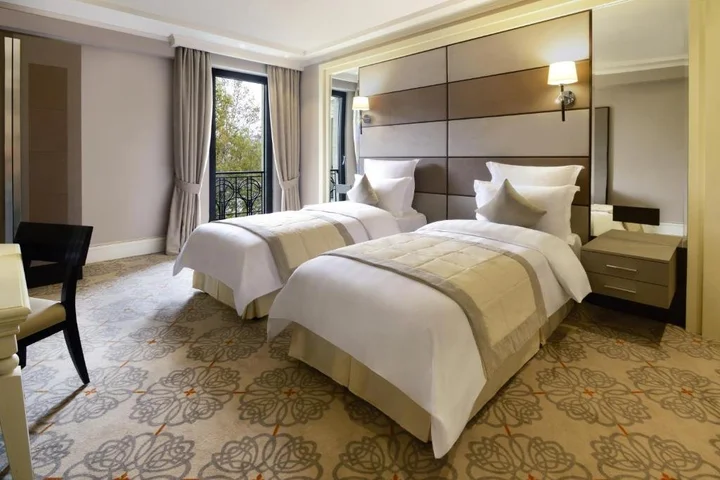 Тбилиси: Hotel Ambassadori Tbilisi Hotel Mimino