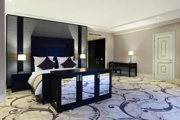 Тбилиси: Hotel Ambassadori Tbilisi Hotel Mimino