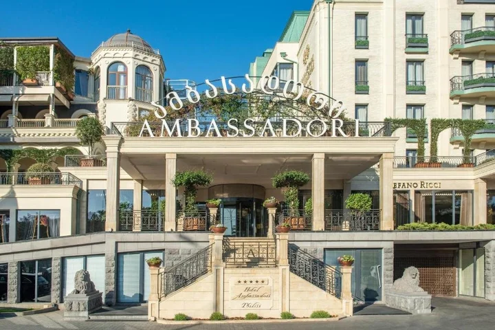 Тбилиси: Hotel Ambassadori Tbilisi Hotel Mimino