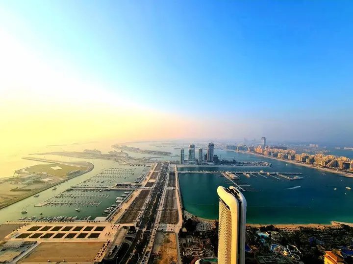 Дубай: At THE TOP MARINA