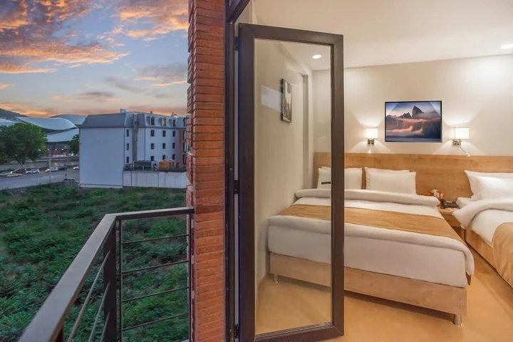 Тбилиси: Отель Bridge Hotel Тбилиси