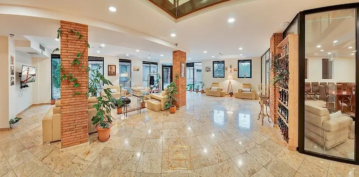 Тбилиси: Отель Bridge Hotel Тбилиси