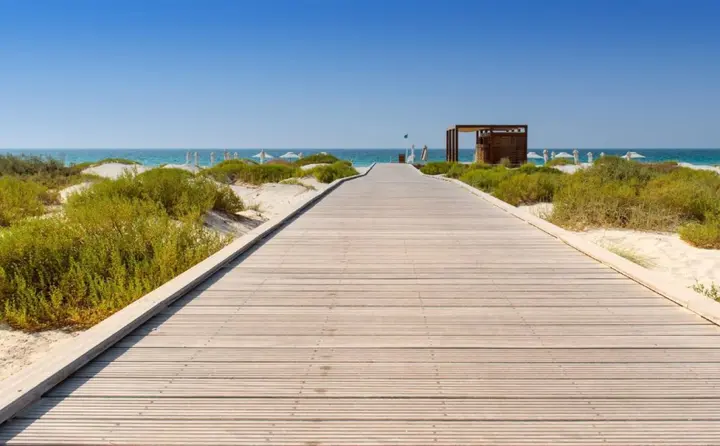 Абу-Даби: Beach Rotana Residences