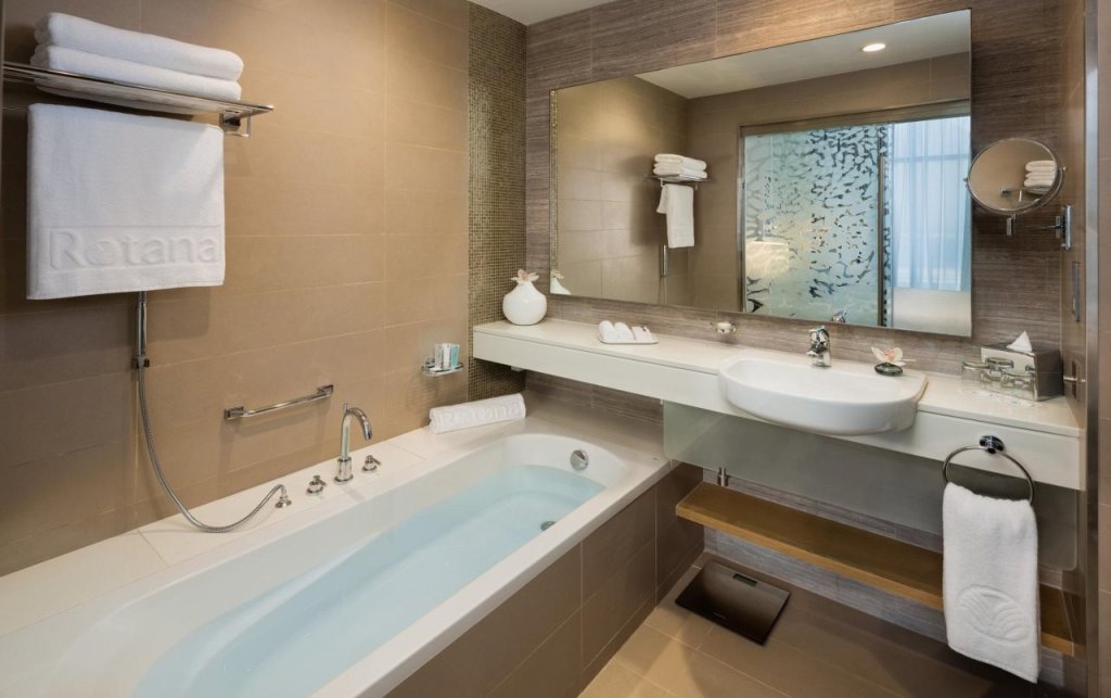 Абу-Даби: Beach Rotana Residences