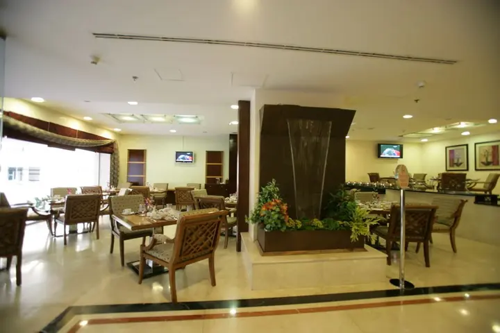 Дубай: Savoy Crest Hotel Apartment