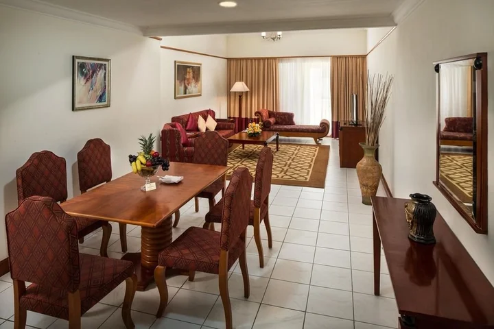 Дубай: Savoy Crest Hotel Apartment