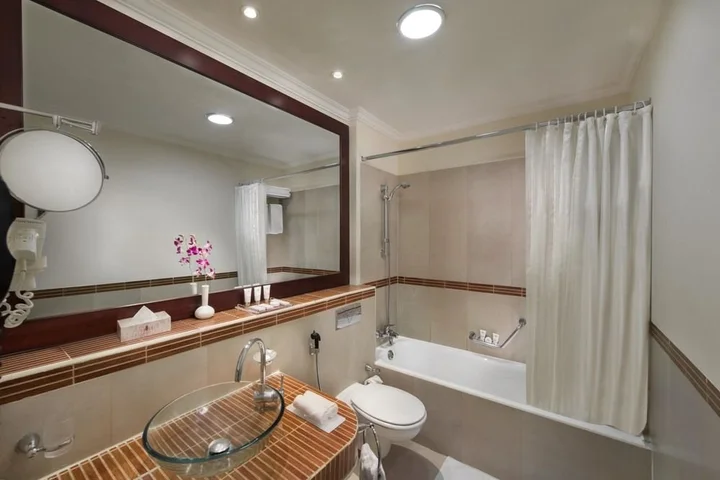 Дубай: Savoy Crest Hotel Apartment