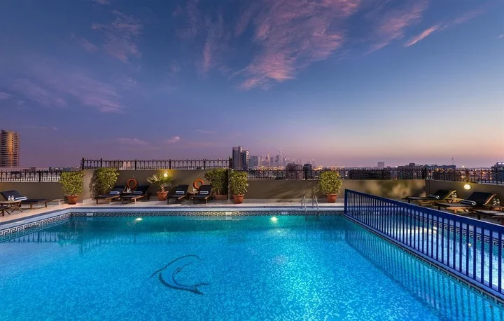 Дубай: Savoy Crest Hotel Apartment