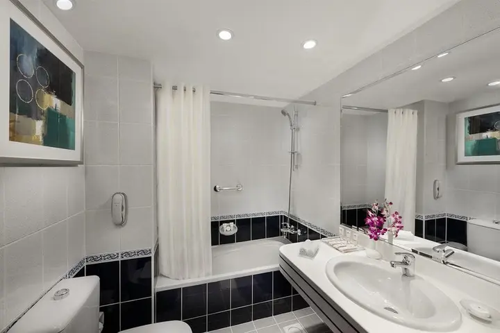 Дубай: Savoy Crest Hotel Apartment