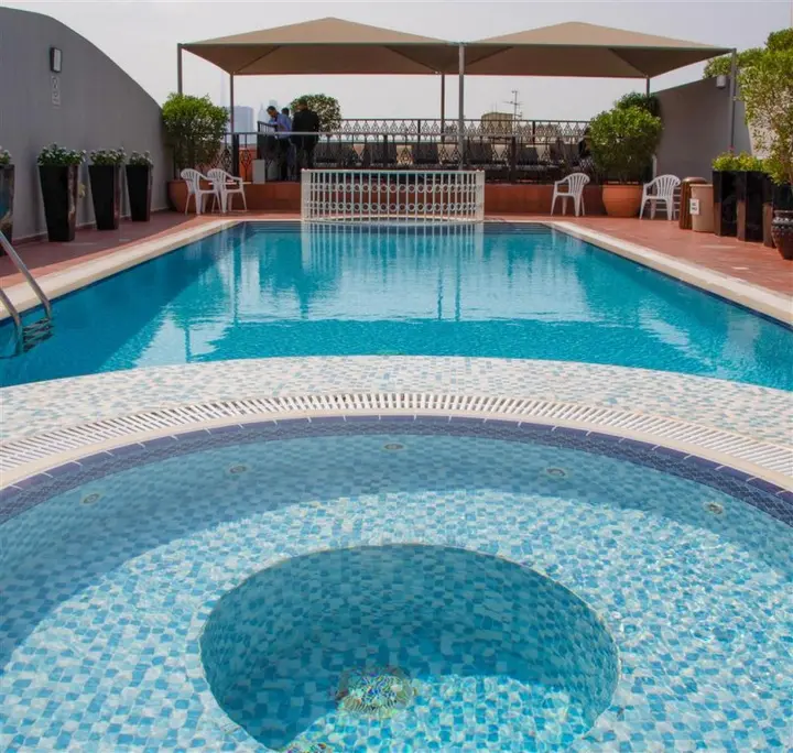 Дубай: Savoy Crest Hotel Apartment