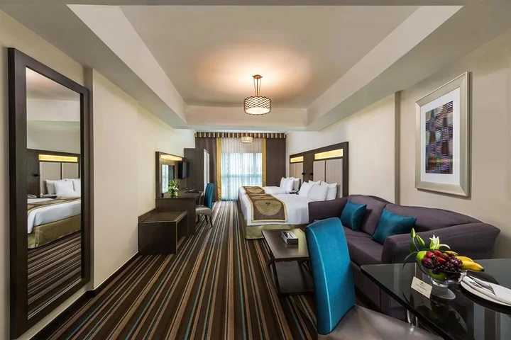Дубай: Savoy Crest Hotel Apartment